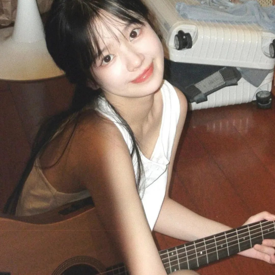 9顶假发的女孩